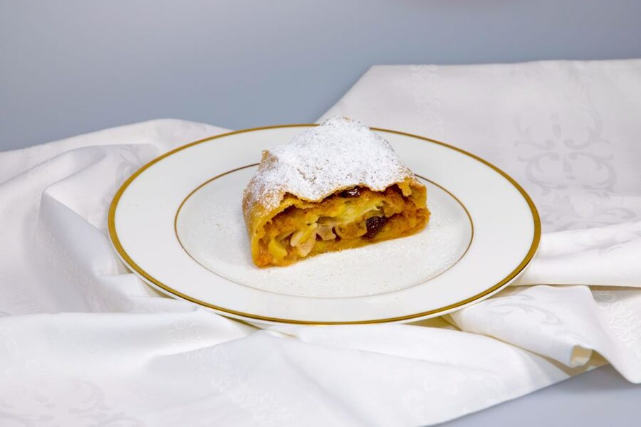 Vienna: Wiener Schnitzel and Strudel Cooking Class - A good choice for families and mixed groups