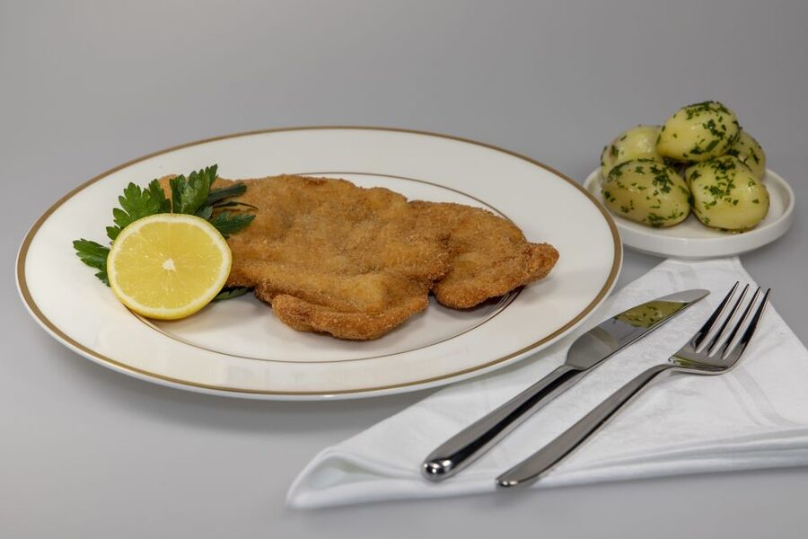 Vienna: Wiener Schnitzel and Strudel Cooking Class - What I would bring to the experience