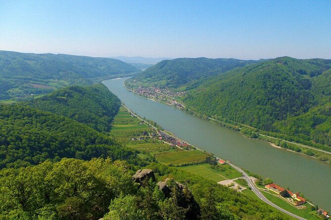 Wachau Valley Kayak & Wine Tour - Why the Wachau works so well by kayak